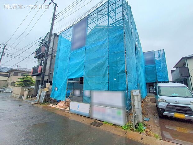 南浦和駅徒歩27分&東浦和駅徒歩26分。「京浜東北線」含め複数路線利用で都心へのアクセス良好。玄関周りの収納が充実、可動棚、カウンター、ユーティリティー、ファミリークローゼット、充実した4LDK。