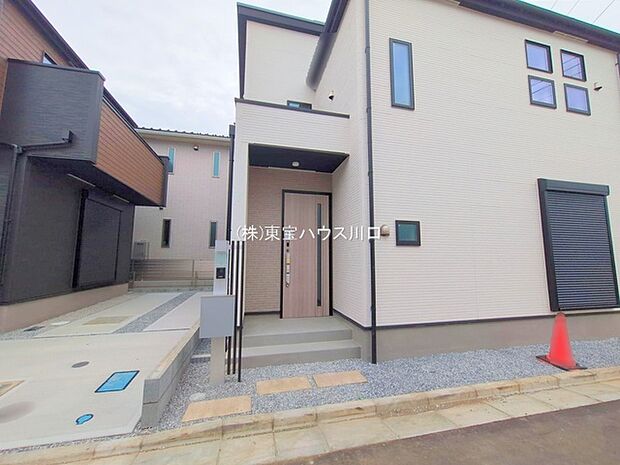 玄関アプローチ