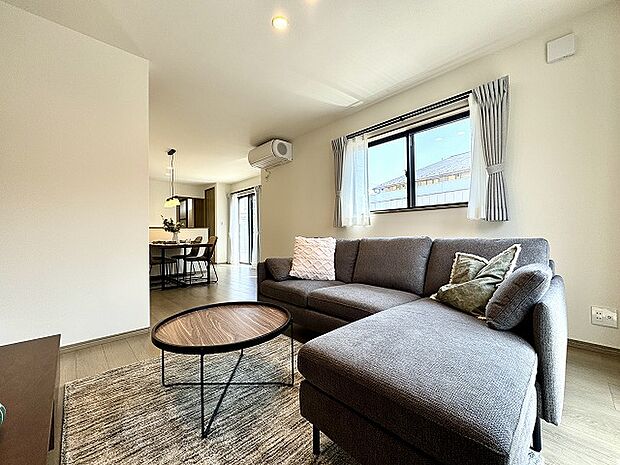 (家具・小物類はディスプレイ用です)