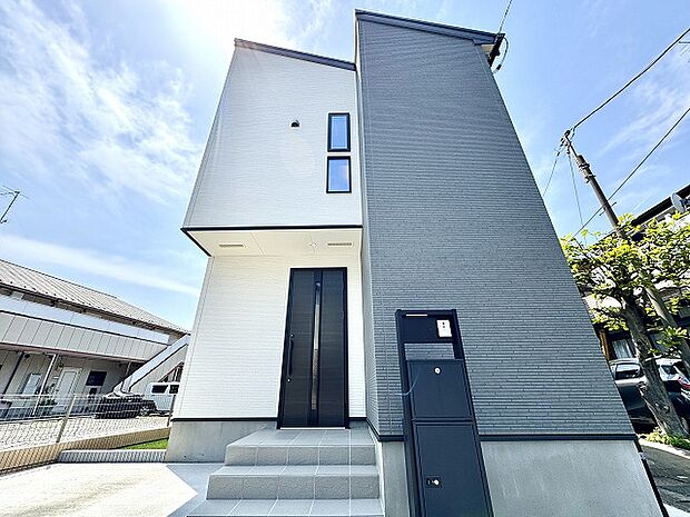 東側4m〜北側6mの位置指定道路に面す