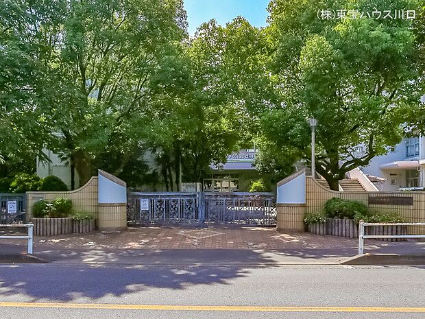 さいたま市立辻小学校 700m