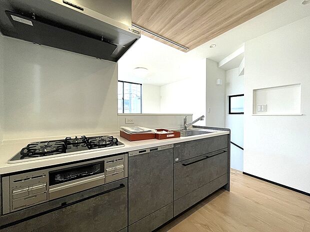 リビングが見渡せる対面キッチン