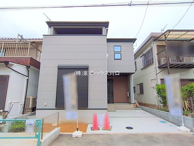 東武伊勢崎線「草加駅」徒歩32分。バス9分「小山」停歩4分。