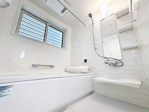 シンプルで使いやすいゆったりお寛ぎ頂ける浴室です。日々の疲れを癒してください。