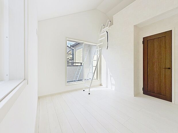 ロフト付き洋室