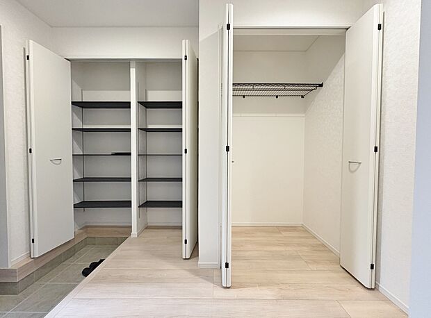 玄関収納＆廊下収納で玄関すっきり。