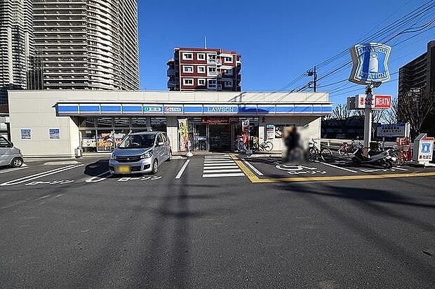 ローソン川口元郷店 150m