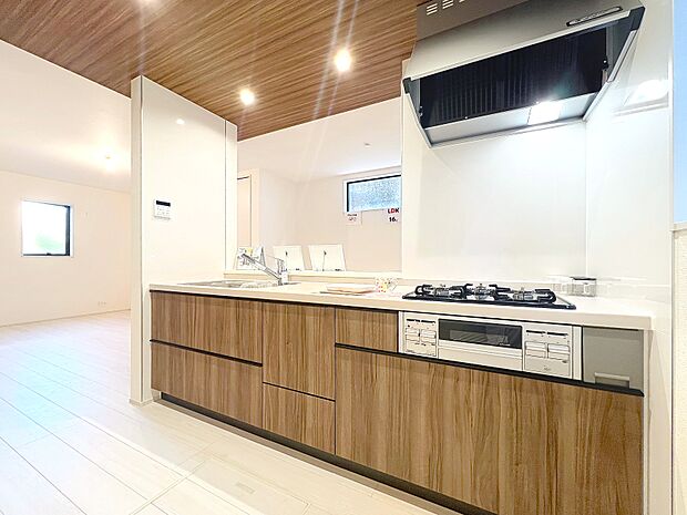 人気の対面キッチン