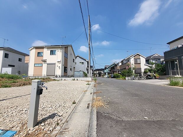 前面道路(2025年8月中旬撮影)