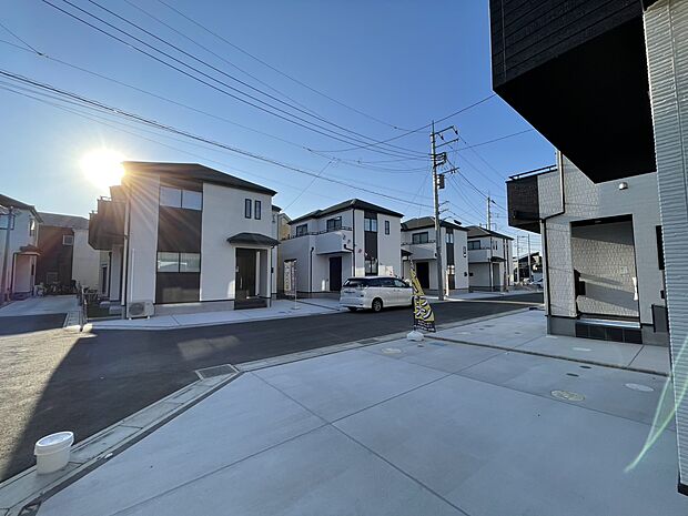 緑の潤いと静けさに包まれた環境は、お子様をのびのびと育むのに最適です。穏やかな時間が流れるこの場所で、心豊かな子育てを実現しませんか。新しいコミュニティで、安心の新生活をスタート！