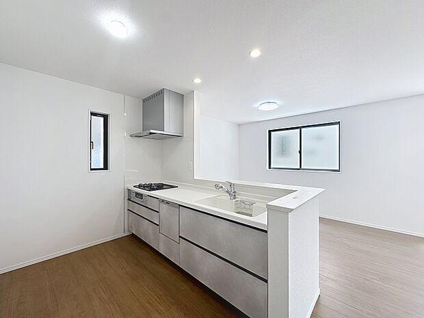 料理をしながらリビングに目が届き、安心して家事が進められます。