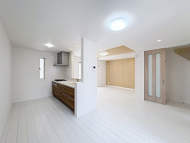 施工例:食卓を囲む時間も自然と増える、家族思いの間取りです。