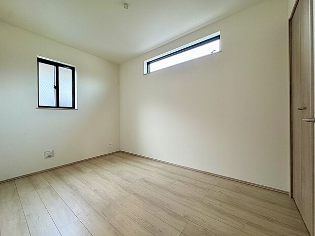 納戸4.6帖。お部屋としても十分に利用可能です