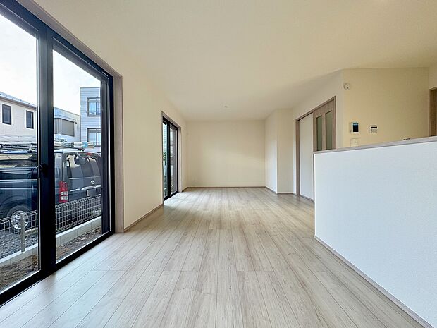 人気の対面キッチンに立てば、家族の笑顔を見ながらお料理ができます。