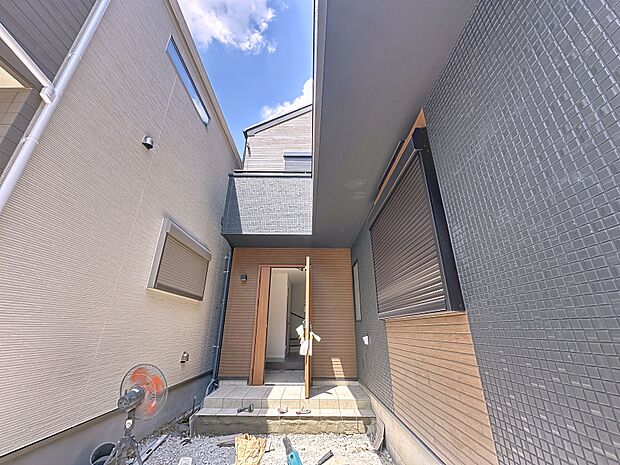 玄関アプローチ