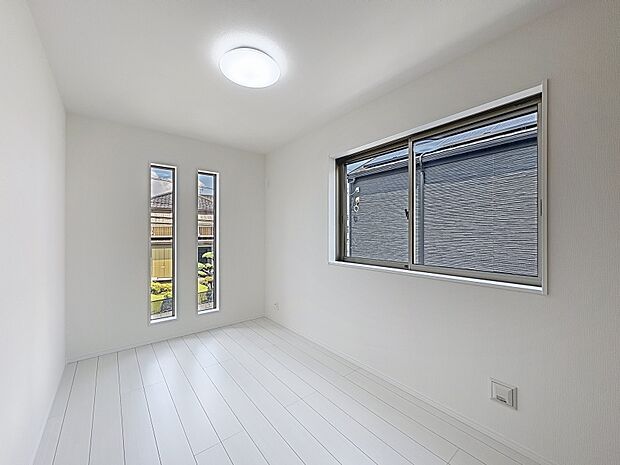 施工例:成長に合わせて机やベッドを置いても余裕のある広さです。