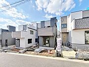 美しい町並みは住まう人たちに潤いある安心した生活を享受してくれて資産となります。小さなお子様が安心してすごせる魅力的な環境を形成した大型コミュニティーが誕生しました。