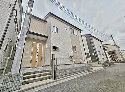 外観:2012年築&庭付きの2階建て 外観:2012年築&庭付きの2階建て