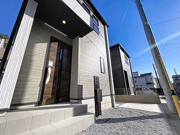 玄関アプローチ