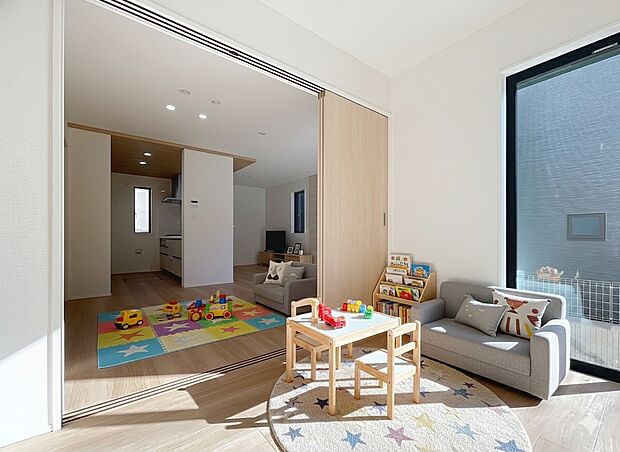 現況の写真にＣＧによる画像処理がされております。家具・小物等はイメージです。