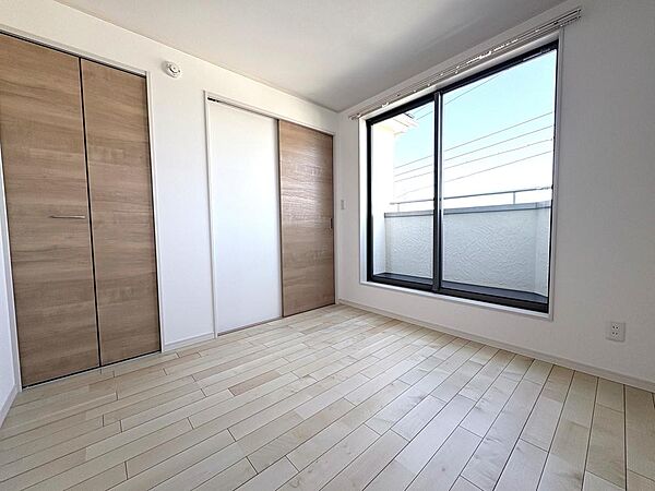 ～プライバシーのある部屋～住まわれる人たちの独立したプライベートを確立した居住空間。集合住宅とは異なり、外壁を隔てたその先には奪われることのない空間があります。