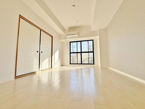 「Living dining room」家族が集い憩う場、食事を愉しみ会話が弾む、時を忘れて幸せを感じる暖かな空間です。