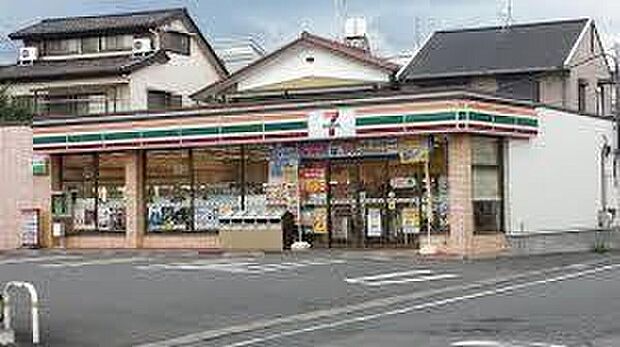 セブンイレブンさいたま文蔵3丁目店 774m