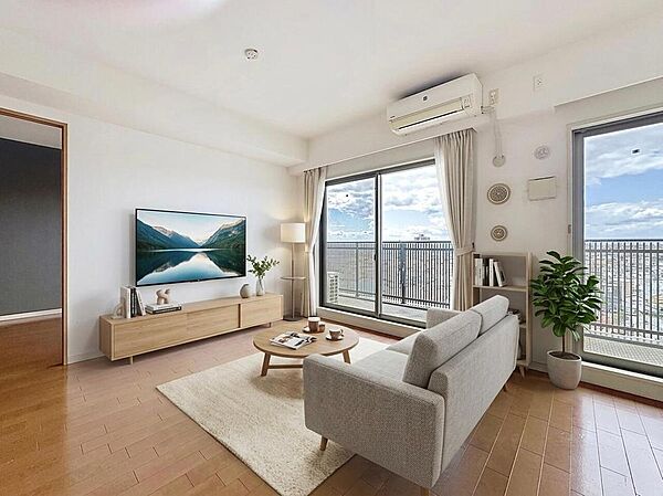 窓が大きく非常に明るいお部屋でございます。