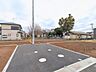 外観：前面道路含む現地