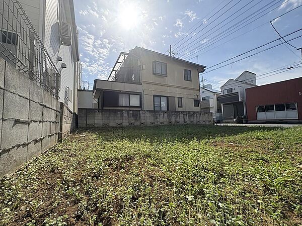 「東南側から南へ向けて」