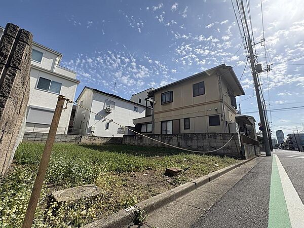 大空を感じる清風が渡る開放感に浸る「朝日の街並み」ここに住むからこそ意味がある。すべての（始まり）をここから迎えます。