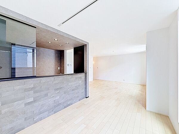 Bright Future。下落合に誕生した新築戸建ては、アクセス・生活利便・住み心地をバランスよく実現。家族の未来を明るく彩る住まいです。