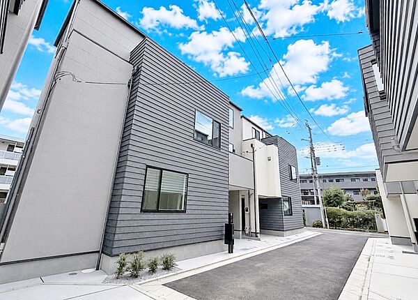 通勤も通学も快適、買い物施設も充実。さいたま市中央区下落合で叶える新築戸建てライフは、忙しい毎日にゆとりを生み出します。