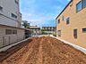 外観：前面道路含む現地