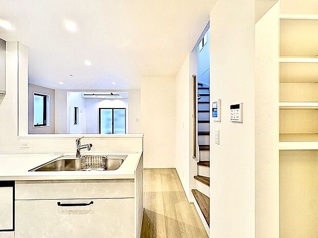広々LDKや収納豊富な間取りで、ご家族みんなが快適に過ごせる住まい。落ち着いた住環境で新生活を始めませんか。