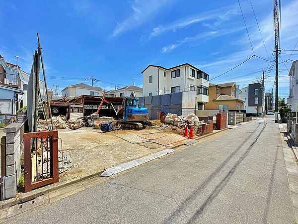 西側4ｍ公道＆現地。2026年6月初旬撮影。