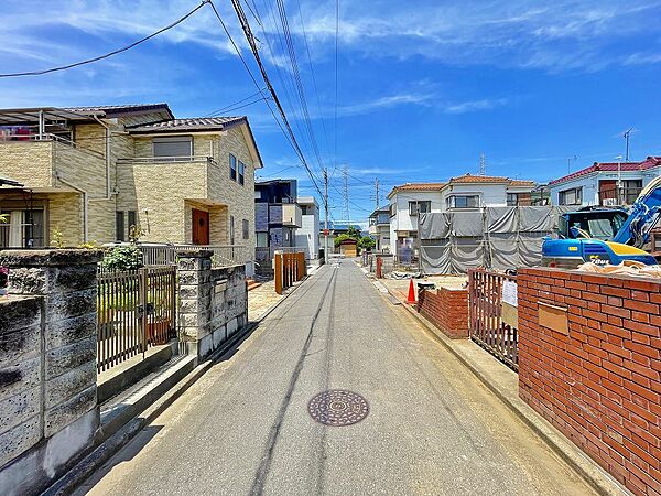 前面道路。2026年6月初旬撮影。