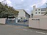 周辺：新座市立第六中学校 980m
