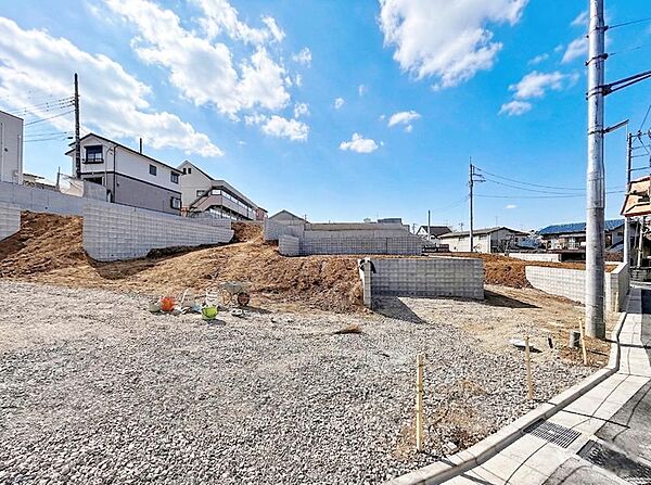 ～南浦和駅へ快適アクセス～ＪＲ京浜東北線「南浦和」駅までバス8分、「二十三夜」バス停徒歩6分。始発乗換駅の南浦和駅が利用できるため、毎日の通勤や通学、都心へのお出かけも非常にスムーズです。