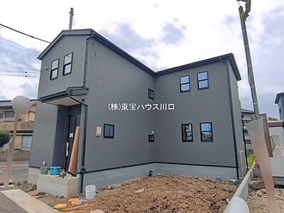 外観：ターミナル駅「大宮駅」よりバス便有。角地で開放感有。長期優良住宅。3LDK＆並列駐車2台可。住宅性能評価6項目の等級取得。全居室6帖以上。広々LDK18.7帖。