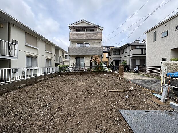 東側4ｍ位置指定道路に面す整形地