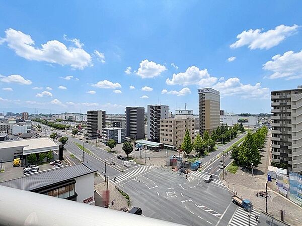 ～眺望が自慢～一番南側の号棟で遮る物がありません。今日も、明日も、この街で、きっと誰かがしあわせになる物語が描かれていくはずです。同じ風景が毎日365日、まったく違う顔を見せてくれますね。