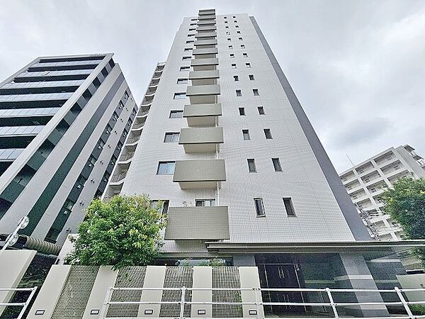 「川口駅」徒歩4分。南向き5階部分。3LDKの角部屋。ペットと暮らせるマンションです