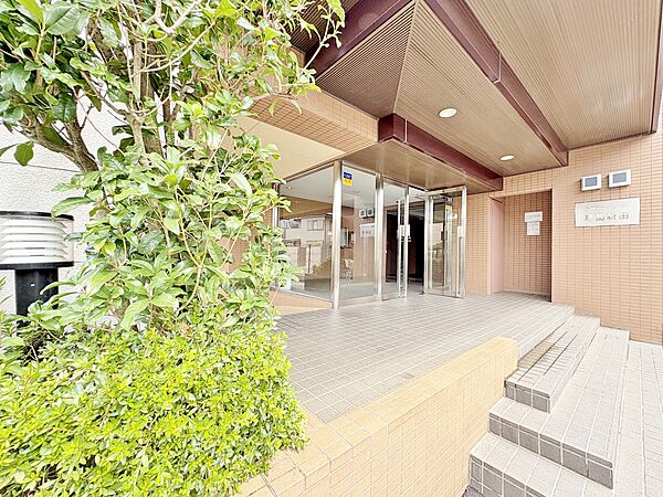 緑の美しいエントランス