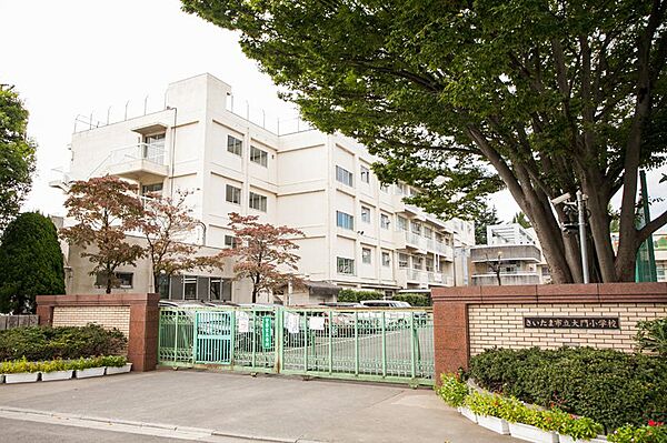 さいたま市立大門小学校 1120m