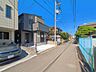 外観：前面道路含む現地