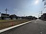 外観：前面道路含む現地