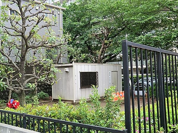 八幡児童遊園地まで約781m