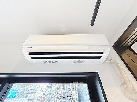 ~エアコン2台標準装備~各室に心地よい空間を保つエアコンが2台設置済み。入居時の初期費用を抑えられるのも嬉しいポイントです。年間を通して快適な室内環境で過ごしていただけます。