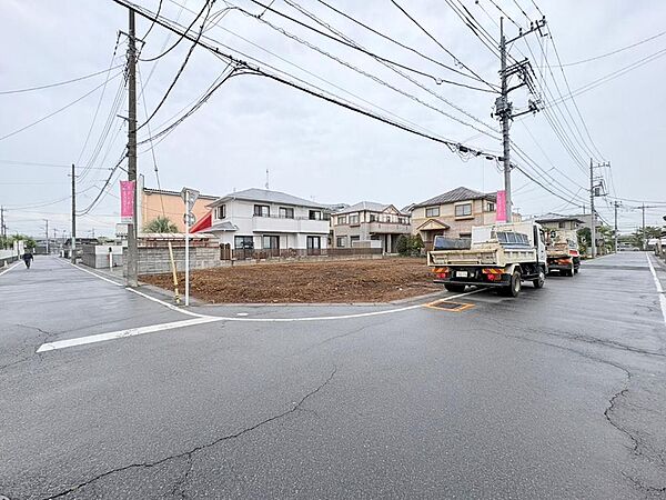 賃貸の更新時期が迫っている人。更新料を払うか、新しく賃貸を探して、敷金・礼金を払うか、悩ましいところ。いっそ購入してしまうのも手。家賃と同等程度の支払いで、自分の住まいを手に入れましょう。
